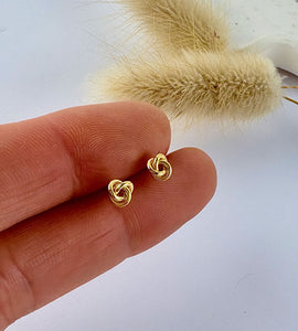 gold knot stud earrings detail