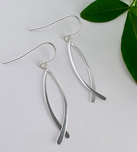 Load image into Gallery viewer, sterling silver two curve bar drop earrings