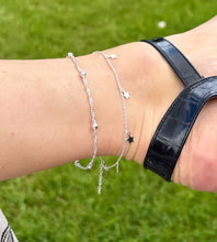 Load image into Gallery viewer, sterling silver star drops anklet on model