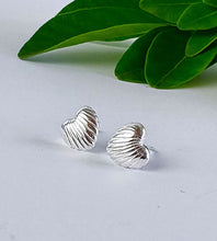 Load image into Gallery viewer, stering silver shell shaped heart studs earrings 