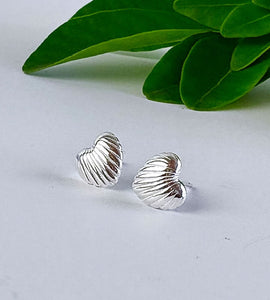 stering silver shell shaped heart studs earrings 