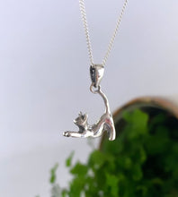 Load image into Gallery viewer, sterling silver cat necklace