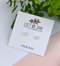 Load image into Gallery viewer, Pretty mini sterling silver daisy earrings