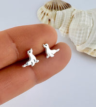 Load image into Gallery viewer, sterling silver seal earrings 