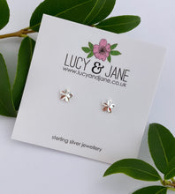 Load image into Gallery viewer, Sterling Silver Diamond Cut Flower Studs