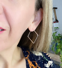 Load image into Gallery viewer, large square hoops on model&#39;s ear