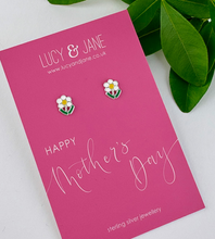 Load image into Gallery viewer, Sterling Silver White Flower Daisy Earrings