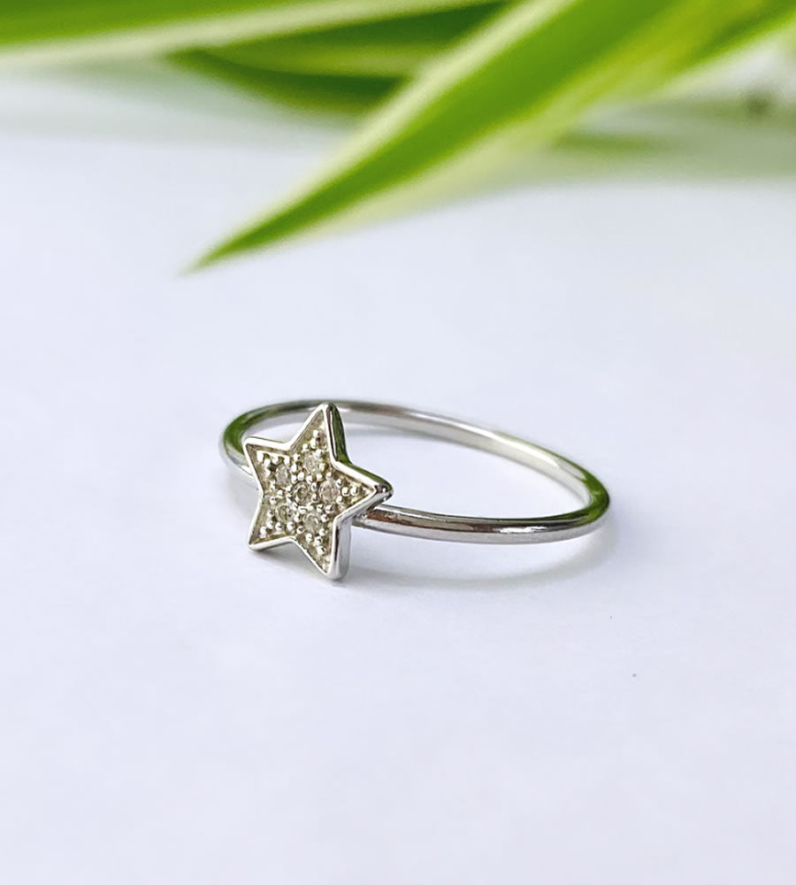 sterling silver star ring with hint of sparkle
