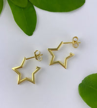 Load image into Gallery viewer, gold star hoops