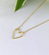 Load image into Gallery viewer, New! Gold Simple Heart Necklac