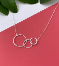 Load image into Gallery viewer, sterling silver three circles necklace representing friendship