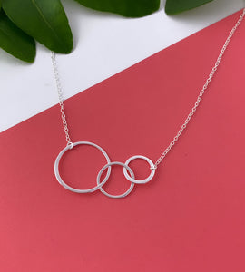 sterling silver three circles necklace representing friendship