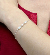 Load image into Gallery viewer, Sterling Silver Pearl Bracelet