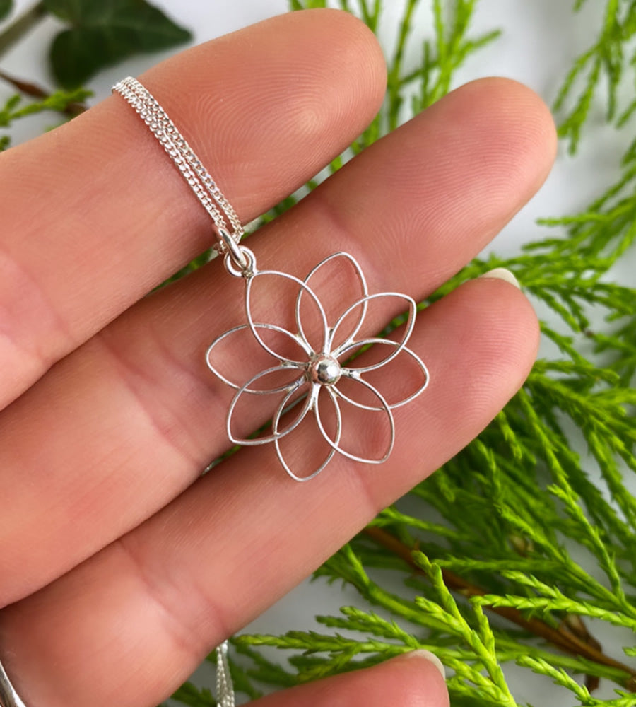 Sterling Silver Flower Necklace – Lucy and Jane