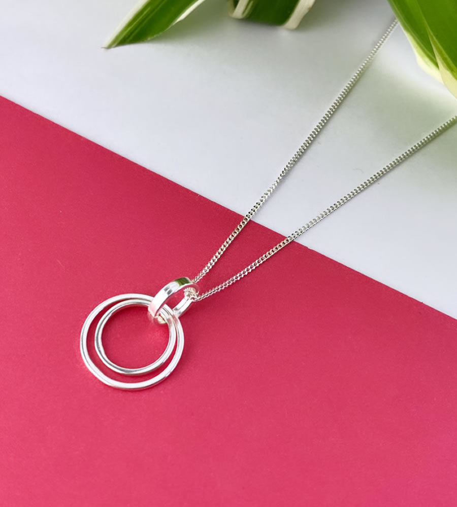 contemporary sterling silver circles necklace