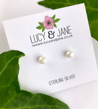 Load image into Gallery viewer, sterling silver and freshwater pearl studs