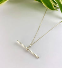Load image into Gallery viewer, classic sterling silver t-bar necklace